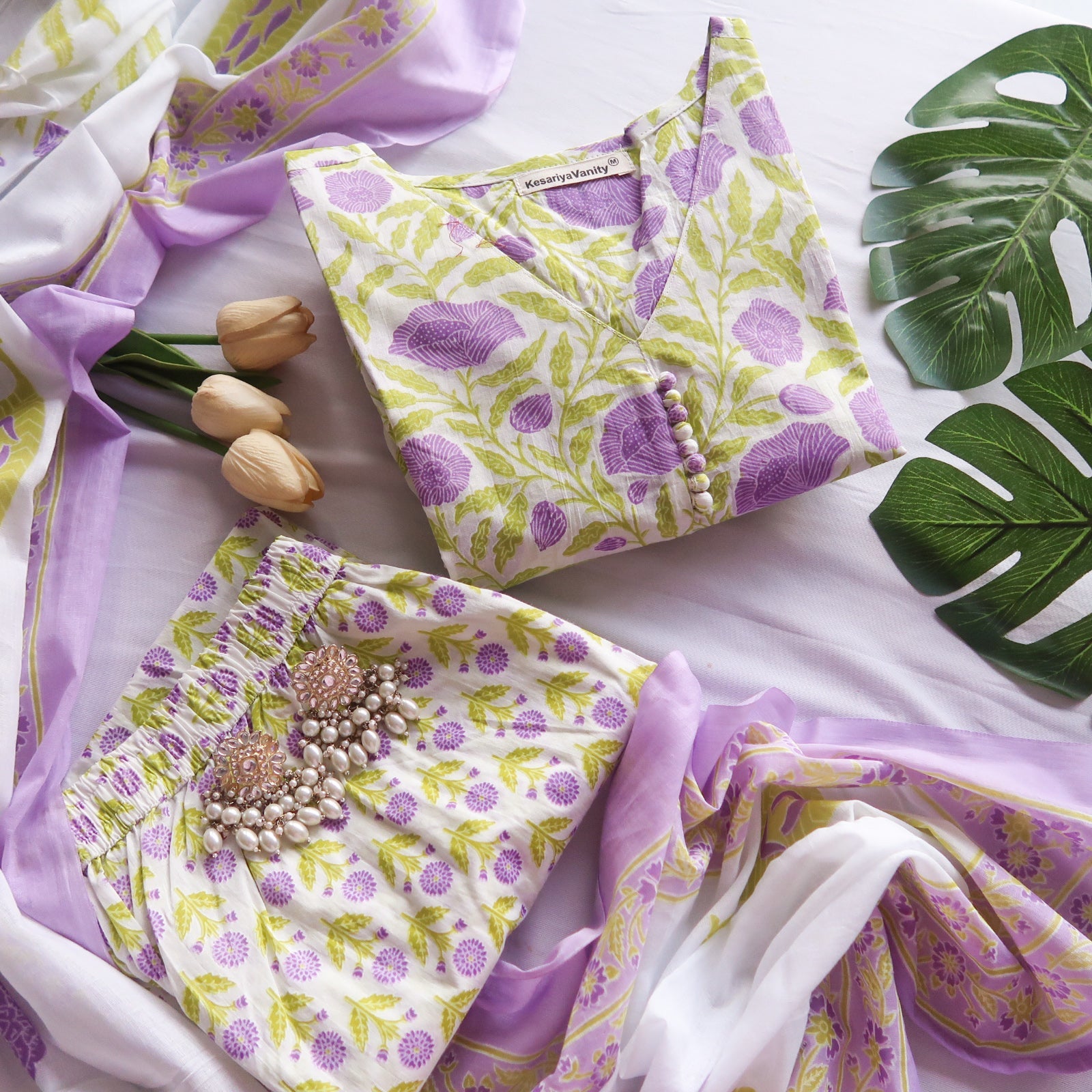 DDB79AED-3203-44E1-A463-BEC193003097-2.jpg Drizzle & Daydreams Suit - Neer 1.0 - Image 1