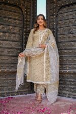 Prakriti Kamal Delight Suit Set - SALE - Image 2